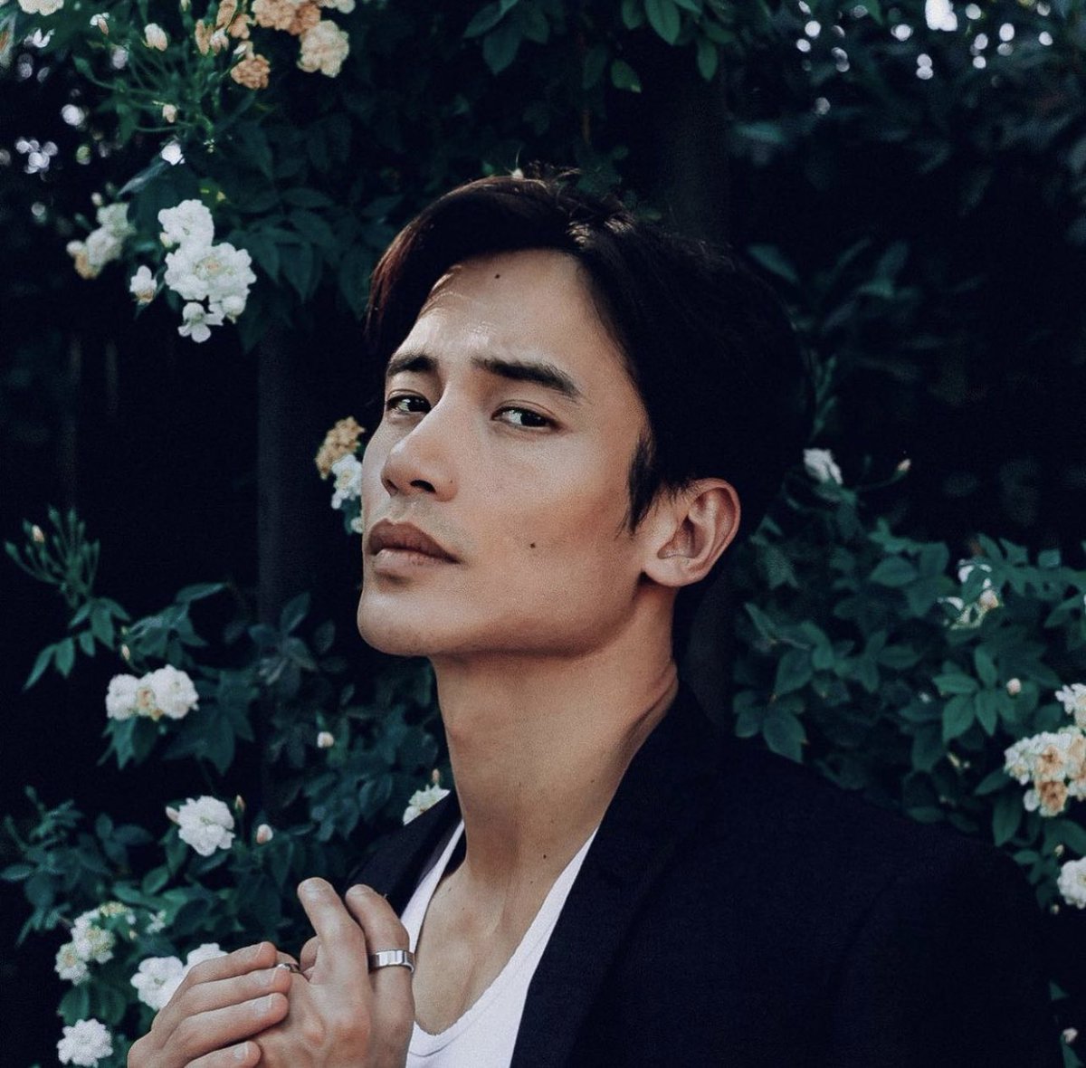 shaniatwinkk's tweet photo. Manny Jacinto dropping these photos as I’m about to go to sleep is an act of violence https://t.co/O3yCRZR98a