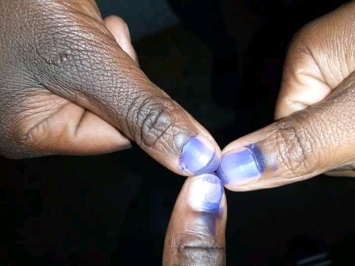LuteBax's tweet photo. Our vote is not a secret. π―ππΎMy family and i chose CHANGE!!! And that CHANGE is @HHichilema .
#ZambiaDecides2021
#ZambiaVotes
#Fakapressure
#VoteUPND ππΎππΎ https://t.co/1AQnxLPJLU