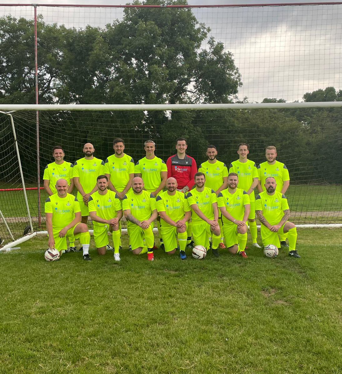 saunty22's tweet photo. @HMPEastMidsFC 2-1 @leicspolice great game last night #hmp #police #football #emergencyservicesleague https://t.co/Q9mCKm1LkZ