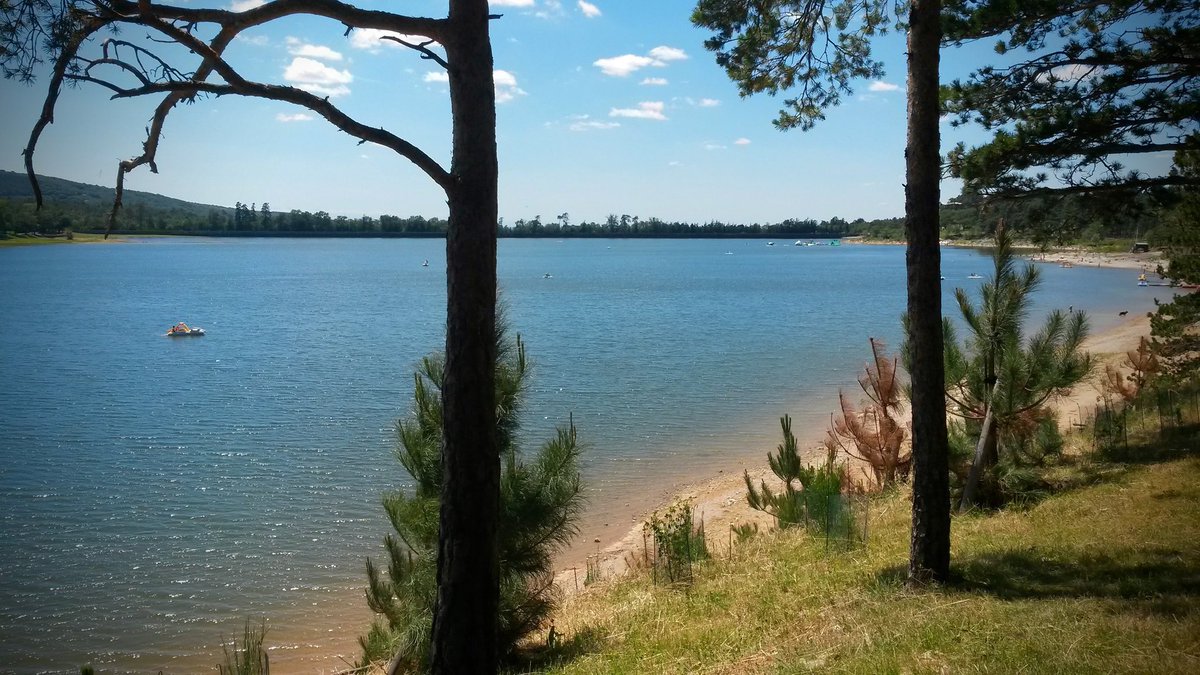 Balade_Sympa's tweet photo. Le lac de St-ferreol qui alimente le canal du Midi🏃‍♂️👍#BaladeSympa #occitanie #MagnifiqueFrance #BeautifulFrance #patrimoine #nature #balade #photographie #paysage #lac https://t.co/VripAQ7ik6