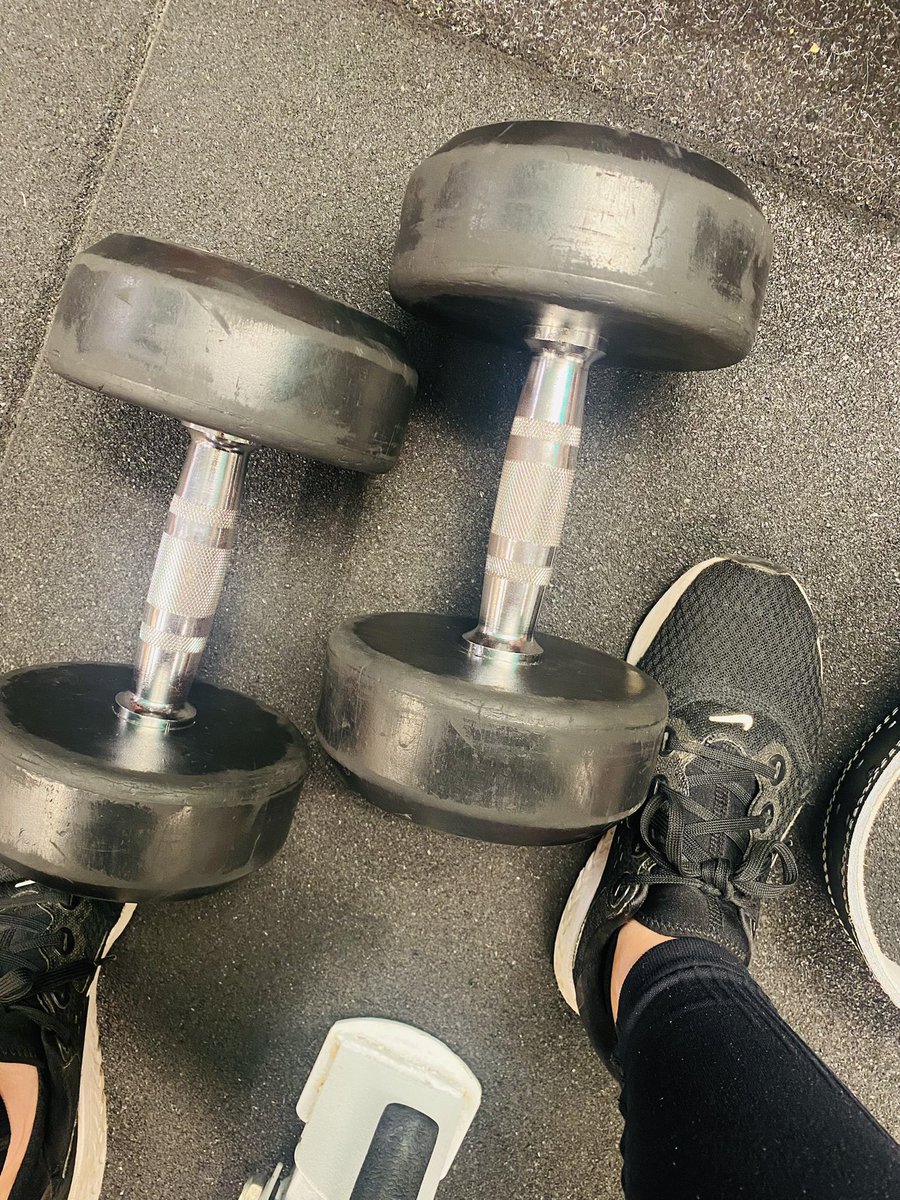 Alexandra_RD_'s tweet photo. Kicking off Thursday with an early morning upper body workout 💪🏻 #AHPsActive https://t.co/XWLTo0e0lz