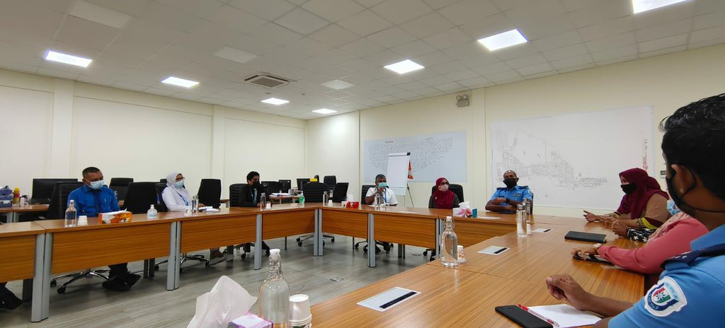 SFdevelopmentMV's tweet photo. އަދި ހައިރިސްކް ކޭސްތަކާއި ގުޅޭ ގޮތުން ކުރާ މަސައްކަތުގައި ކަންކުރާ އުސޫލުތައް މުތާލިއާ ކުރުމާ ބެހޭގޮތުން ވެސް، މިނިސްޓަރު އެފަރާތްތަކާއި މަޝްވަރާ ކުރެއްވިއެވެ. https://t.co/wW4ixfkwaM