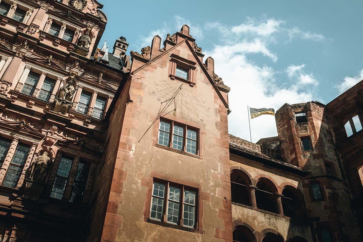 [ 🇩🇪 ALLEMAGNE ]
On continue notre #roadtrip en Allemagne. Nous sommes maintenant dans la région du Bade-Wurtemberg et nous visitons la magnifique capitale du romantisme allemand #Heidelberg ! Reportage photos #YoursTrulyGermany pour <a href="/GermanyTourism/">GermanyTourism</a>  #visitgermany