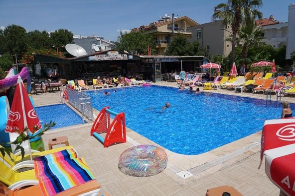 ‼2 WEEKS IN MARMARIS £329 PER PERSON‼

Sun Apartments

19th April 2022
Edinburgh flights 
14 Nights
Self Catering
Luggage included

£60 per person to book!

Remaining balance due 14 weeks before!

To book
☎️01383621736
📲private mail us
💻dunfermline@ramsayworldtravel.co.uk