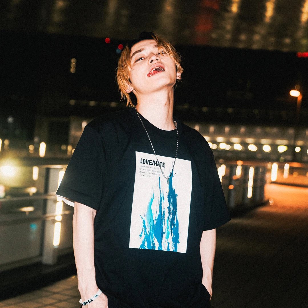 速くおよび自由な LOVE 専用 SKY-HI HATE Tシャツ L ミュージシャン