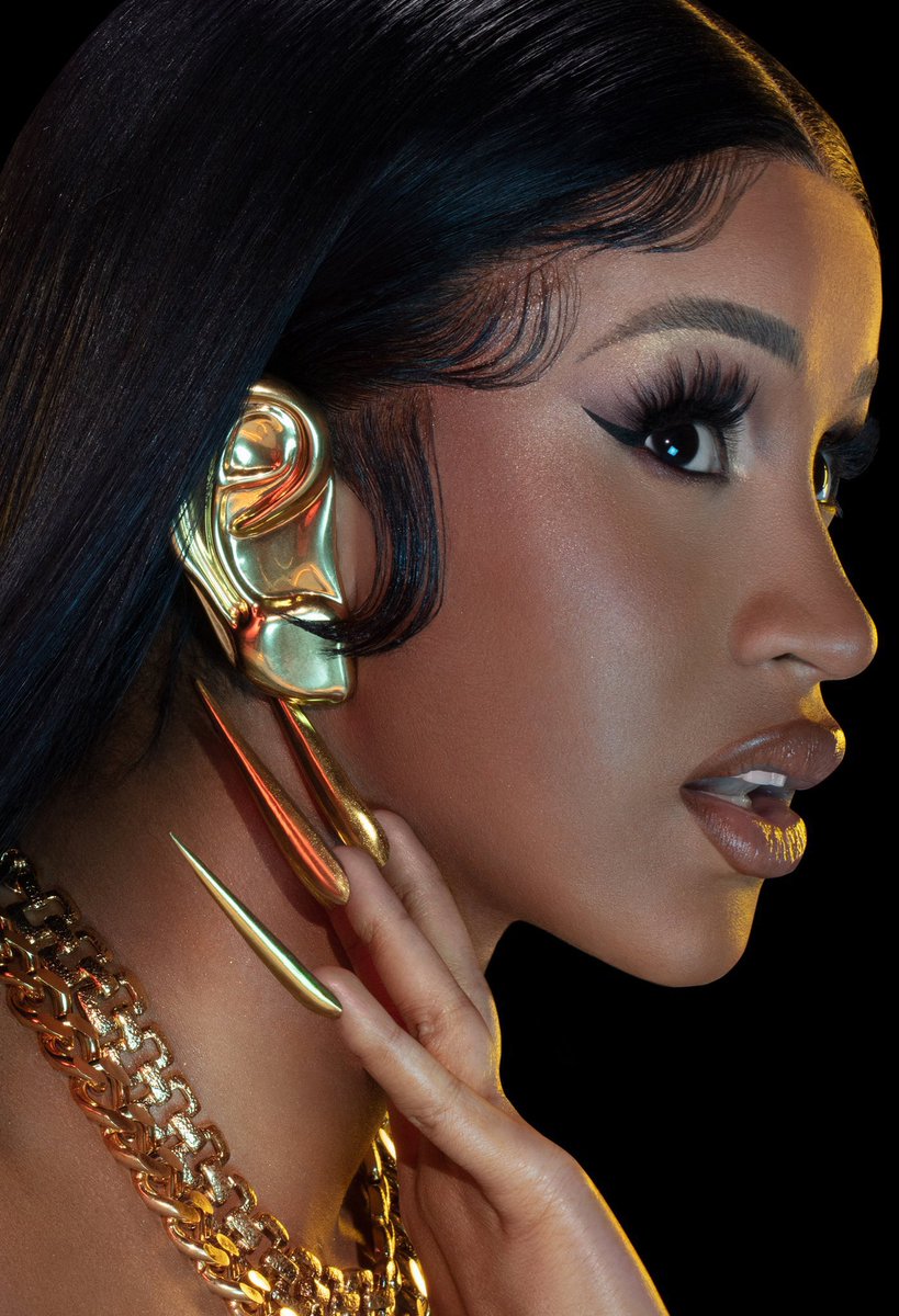 fan account tweet media