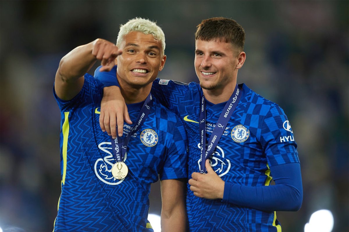 CFCPicsHQ's tweet photo. Thiago Silva &amp; Mason Mount #SuperCup https://t.co/od2EbjJaF1