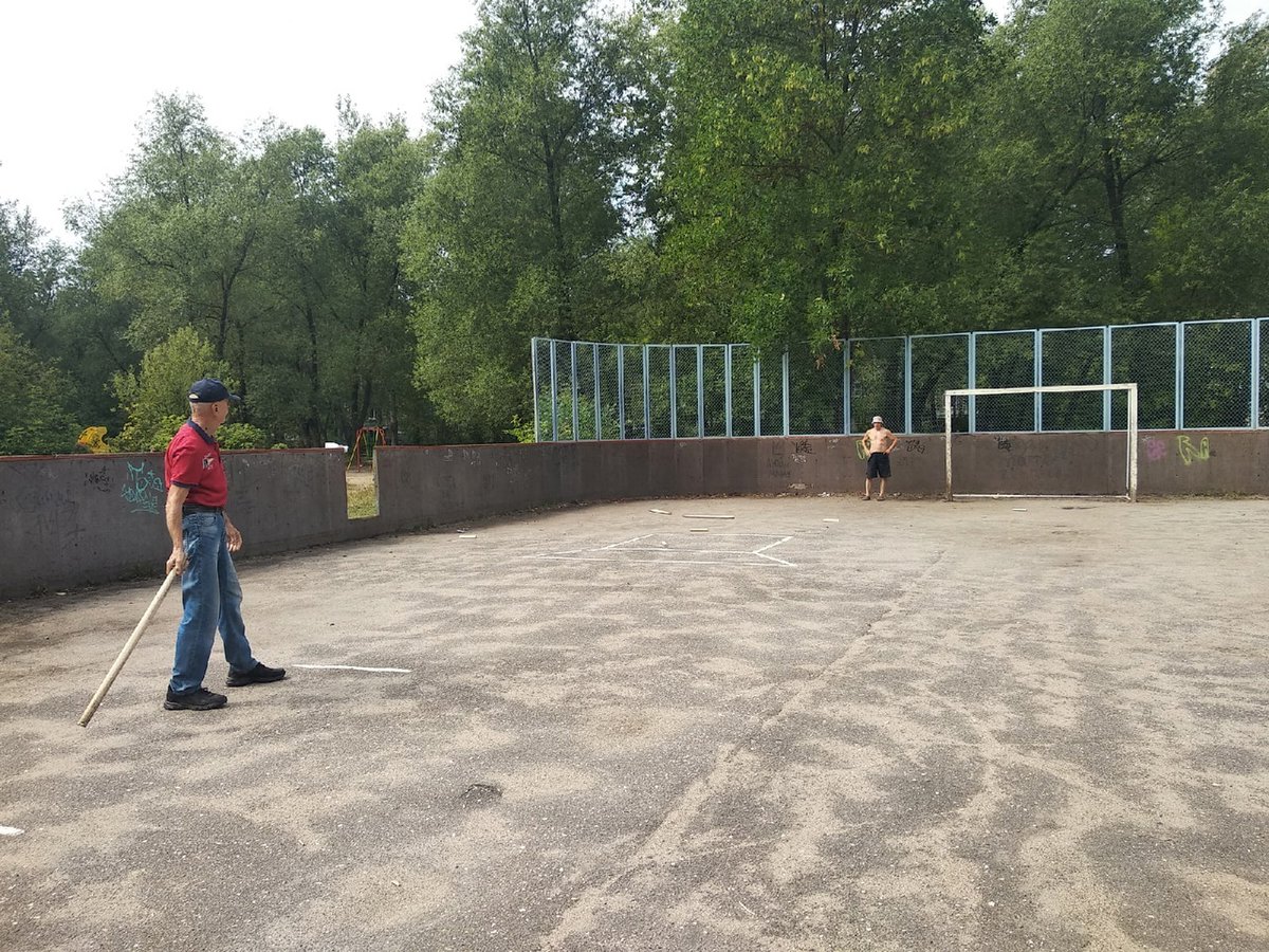 myskvostok's tweet photo. На спорт площадке по адресу: пр. Строителей д.50А состоялся Кубок клуба "Звезда" по городошному спорту в личном зачёте. В отборочном раунде все участники выполнили по 30 бросков. 5 лучших по выбитым фигурам прошли в финальный этап. В Финальном этапе участники выбивали по 3 фигуры https://t.co/Dbe7SPqLPM