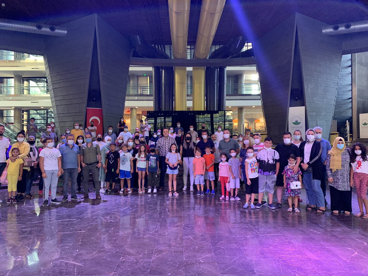 Osmangazibldgsm's tweet photo. Yüzme branşı öğrenci ve velilerimizle @FetihMuzesi ziyareti gerçekleştirdik. İlgi ve alakalarından dolayı @FetihMuzesi yöneticileri ve çalışanlarına teşekkür ederiz. 
Biz de spor sadece spor değildir. https://t.co/BaWZdbuprA