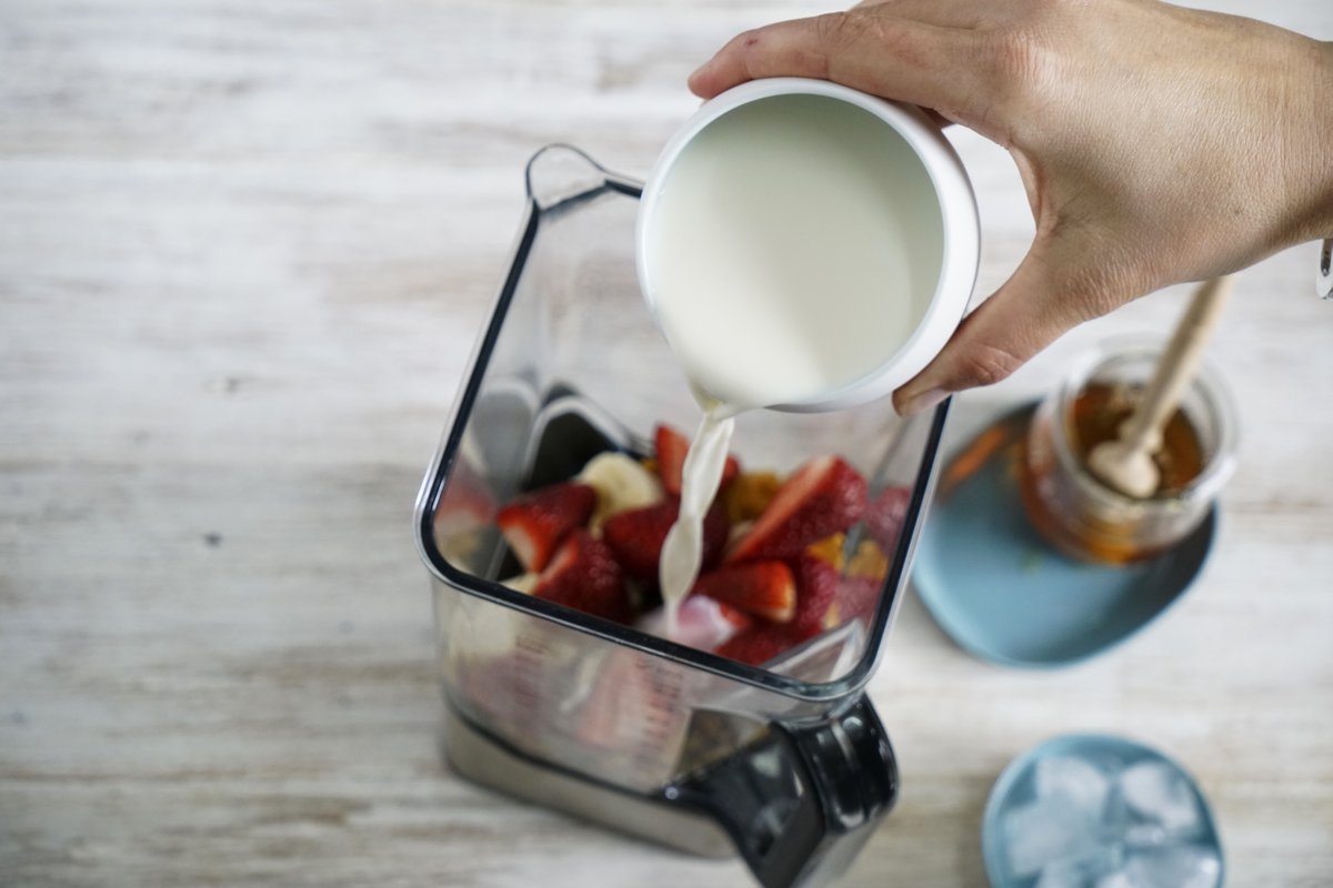 Milk has a unique package of nutrients that is hard to replicate. Aus govt would save $2bil annually in healthcare if we consumed enough dairy. Read more on dairy’s health benefits at: dairy.com.au/health/dairy-h…
#australiandairy #dairymatters