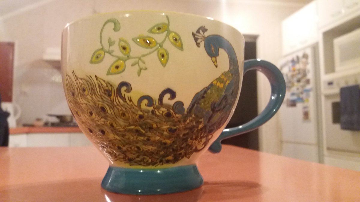 RT @itsunhee: Just ate out of this mug and realised it has a PEACOCK on it
#SaveManifest https://t.co/6srRcoOsuH