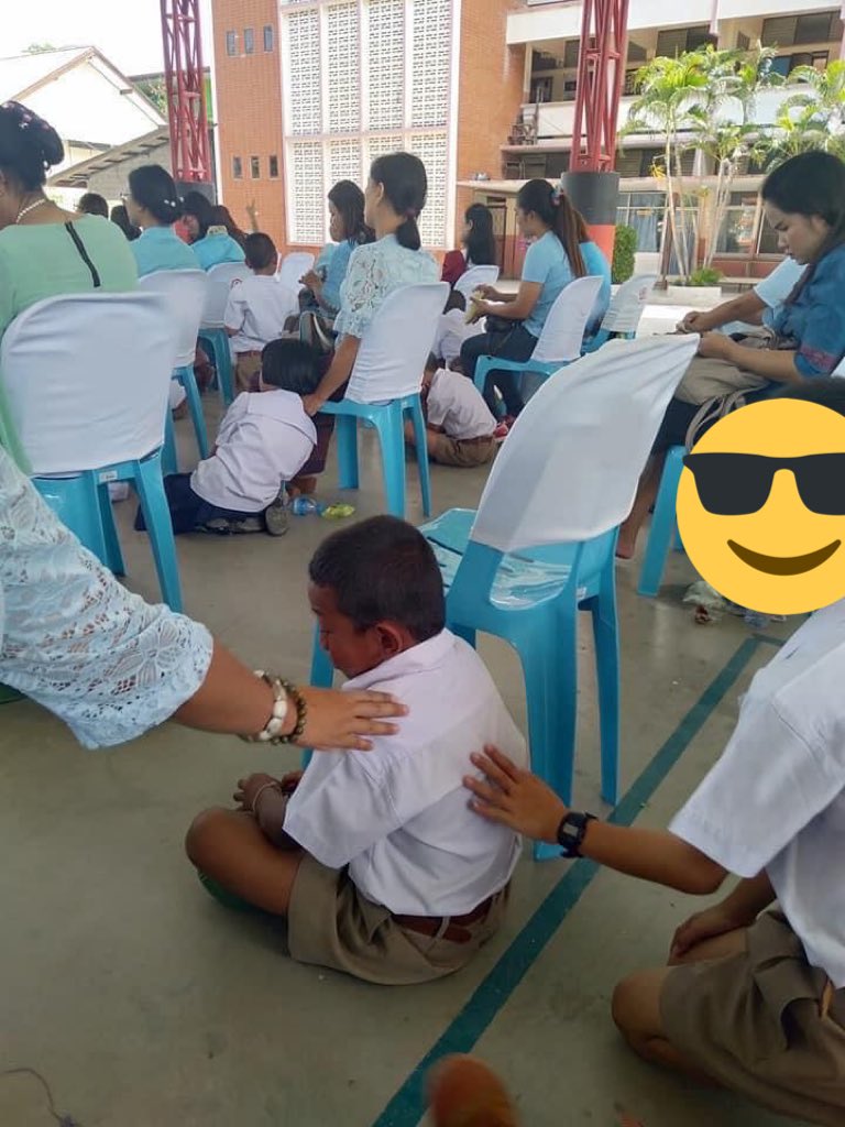 เลิกซะเถอะนะกับพิธีอะไรแบบนี้ วันแม่เวียนมาทุกปีต้องมีอะไรแบบนี้ตัลหลอด มันทำร้ายความรู้สึกมากจริงๆนะครับ!!!