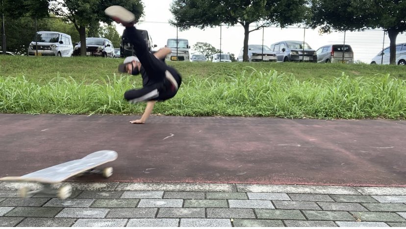superdiokazuaki's tweet photo. さて今日もよく滑った※意味深
#スケボー
#スケボー練習
#スケボー初心者
#fscom ハウツー動画見ながら練習 https://t.co/RM8d4cFKvJ