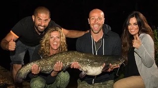 #TBT
This might surprise a few people but not only was I involved in #TheBigFishOff but I also really enjoyed it too!

<a href="/DeanMacey/">Dean Macey</a> &amp; I were up against <a href="/ak_annakelle/">Anna Kelle</a> &amp; <a href="/AliHamidi/">Ali Hamidi</a> 

📸 description - We had just landed a monster catfish! 
Big Fish Off show - <a href="/KordaOfficial/">Team Korda</a> / @ITV4