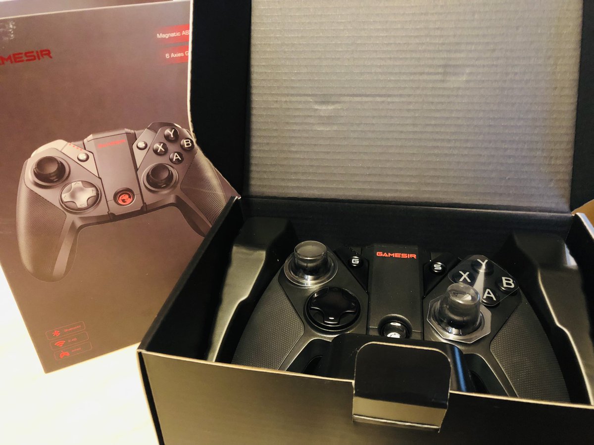 arata_satsuki's tweet image. 今年の息子ちゃんの誕生日プレゼント🎁

コレが良かったんだって🙄

#GAMESIR
#G4pro