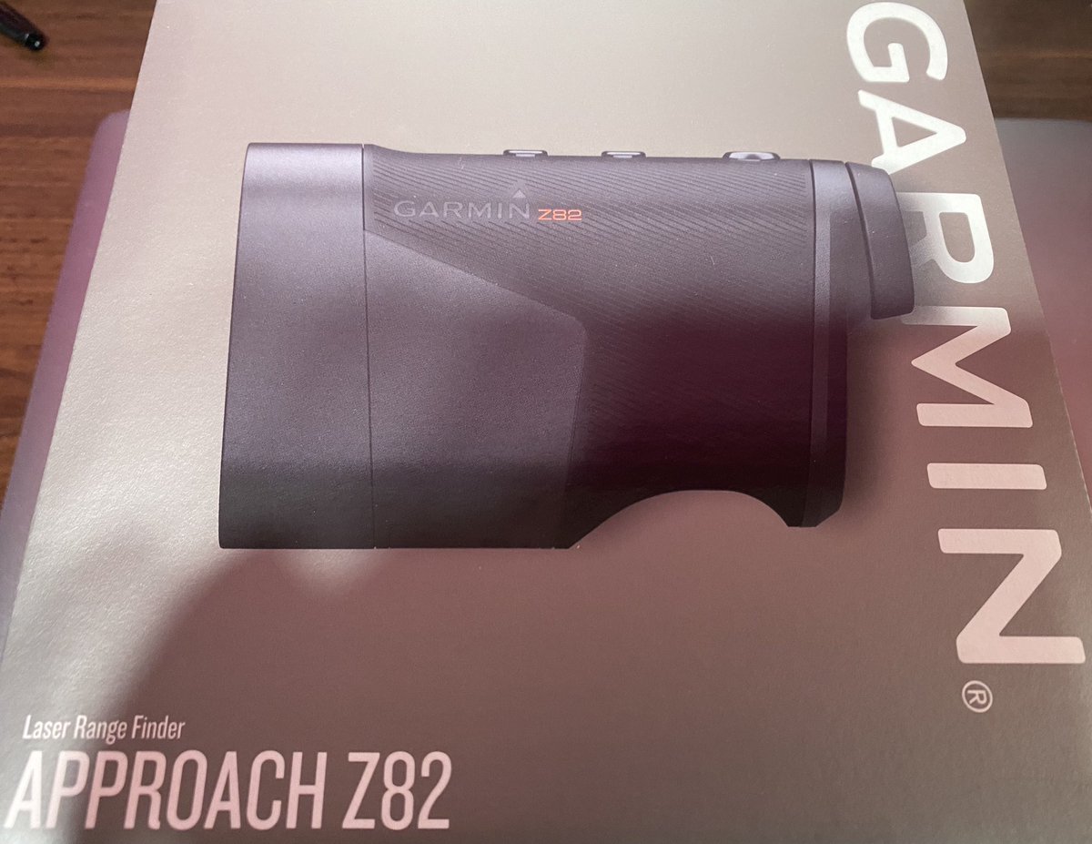 golf_yukichi's tweet photo. 最近買ったヤツ。正直、距離計測のスピードとかはNikonの方が良いっす。
ただ、ブラインドホールとかレイアップにはゴルフウォッチよりも便利です。
はじめて使った日に何番ホールかに落としたけどGPSついてたので安心でした。
#GARMIN
#APPROACHI
#Z82 https://t.co/TCznBT2OXC