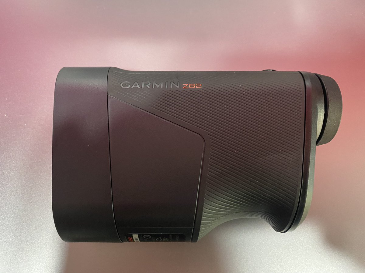 golf_yukichi's tweet photo. 最近買ったヤツ。正直、距離計測のスピードとかはNikonの方が良いっす。
ただ、ブラインドホールとかレイアップにはゴルフウォッチよりも便利です。
はじめて使った日に何番ホールかに落としたけどGPSついてたので安心でした。
#GARMIN
#APPROACHI
#Z82 https://t.co/TCznBT2OXC