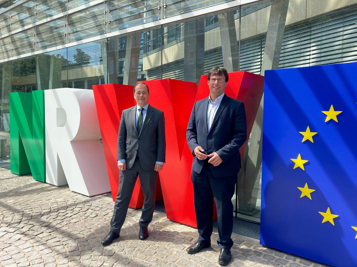 MOptendrenk's tweet photo. Danke an StS Dr.Mark #Speich @MBEI_NRW für das interessante Gespräch heute in der @NRW_in_Berlin zu der gemeinsamen Arbeit im #AdR (@EU_CoR ) und den Initiativen zur Zukunft Europas. https://t.co/hrDTYUncRZ
