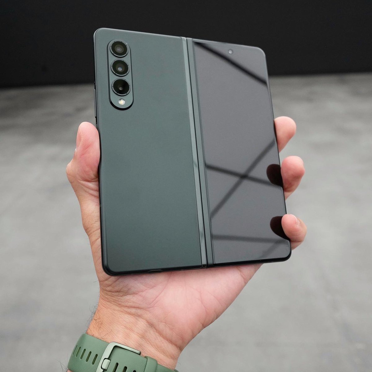 Unbox Therapy tweet media