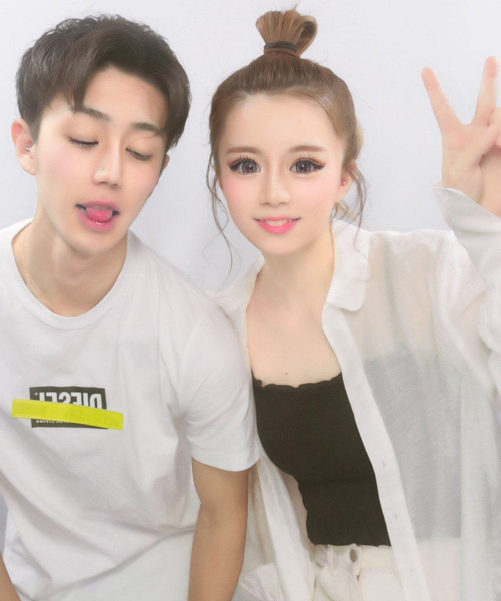 hm2876's tweet photo. プリクラとろとろしつこく言ったら取ってくれたけどまともなやつ一枚もないけどどない？ https://t.co/TCJkgS8SpE