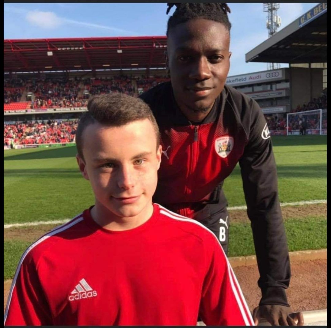 _Ciaran_Clarke_'s tweet image. Barnsley FC News on Facebook have put out for a clap and torch shine on the 15th minute on Saturday against #CoventryCity for a young lad who has lost his life, Loui Phillips. 
Share it about and get this clap and torch shine in the 15th minute going. 
#BarnsleyFC