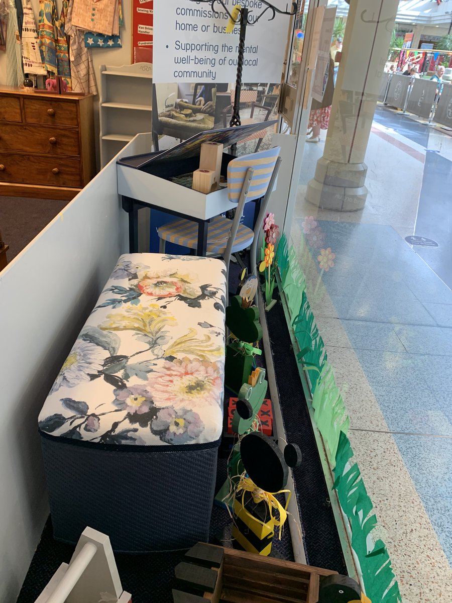 Our pop-up shop will be open today from 10am - 12pm. We have lots of fabric, all different sizes. Come and say hello and take a look!

We will be open again tomorrow and Saturday from 10am - 2pm.