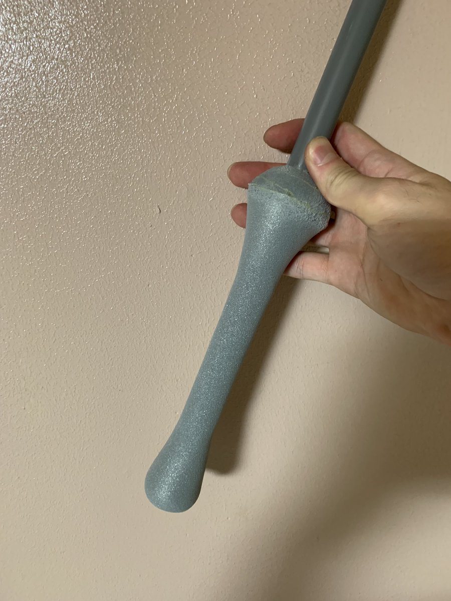 ModelingCosplay's tweet image. よく削り出ししてる造形師です😂
←before   after→
#コスプレ
#コスプレ造形