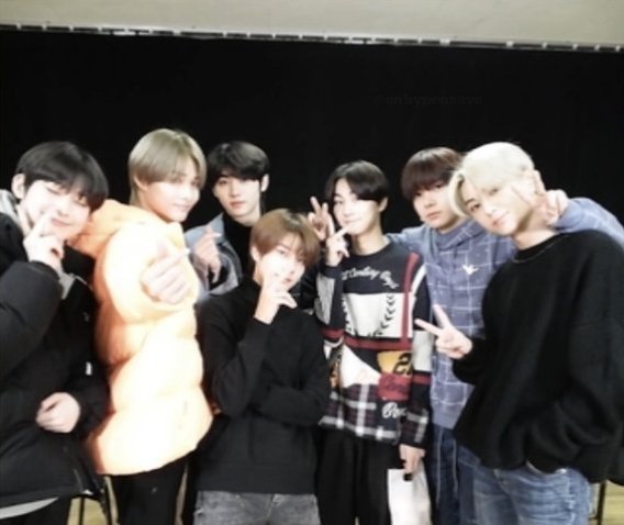 W0NIVERSE's tweet photo. no one told me this photo exists ??? https://t.co/o409oDAXPj
