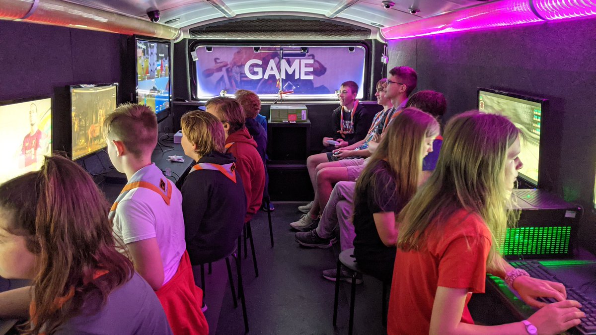 silverendscouts's tweet photo. Lots of happy faces again (and a few tired ones from those that were on camp). #GAMEBus https://t.co/G3ibNIQt11