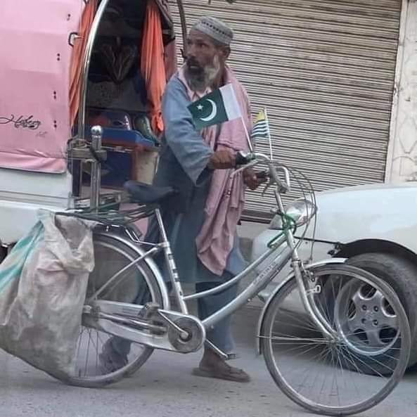 zartajgulwazir's tweet photo. اس وطن کے خلاف بات کرنے والے اس  شخص کے پاؤں کے نیچے خاک کے برابر بھی نہیں 🇵🇰 
#PakistanZindabad https://t.co/ET9XYmdtsW