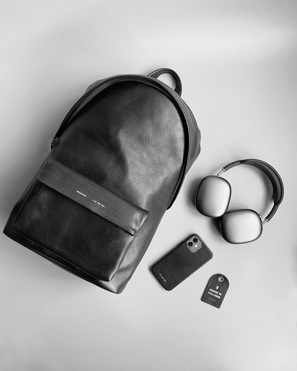 GRAMS28_offical's tweet photo. Our leather accessories are the essential items that almost everyone carries every day and everywhere.
Featured product: #Grams28 151 #Stealth #Backpack | 121 #MagSafe #Leather Case
Buy it now on: https://t.co/2HeehyAac4
Follow us on IG: https://t.co/csjOIP4xfb https://t.co/4UjzSgWrsh