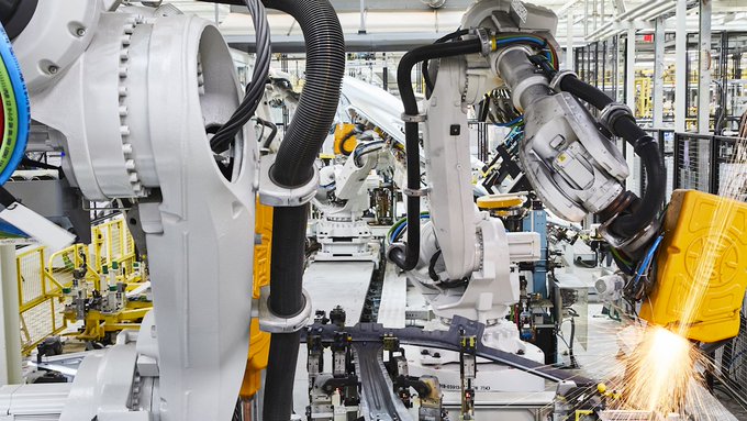 Delivery of 800 high-performance ABB industrial robots will support Volkswagen Commercial Vehicles in its transition to #e-mobility. #automotive new.abb.com/news/detail/69…