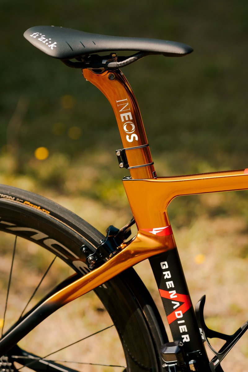 NetcompanyINEOS's tweet photo. 🔍🔍🔍 

Now let's take a 𝐜𝐥𝐨𝐬𝐞𝐫 look at @RichardCarapazM's unique @Pinarello_com DOGMA F 🎨🥇 https://t.co/0izg1YDXDF