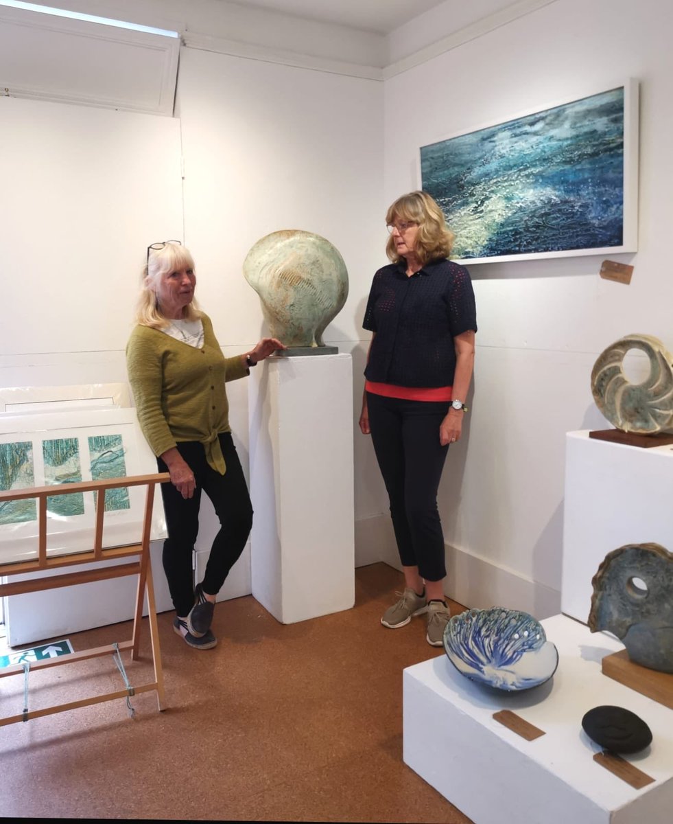 rachaelannab's tweet photo. Interesting conversations at Birdwood House in Totnes during our exhibition Angela Holmes and I and some lovely customers, I quote, “Genuinely impressive exhibit! Lovely work,lovely people!”
@visittotnes @VisitDevon @DevonLife #devonartistnetwork https://t.co/VsHgkn8Igs