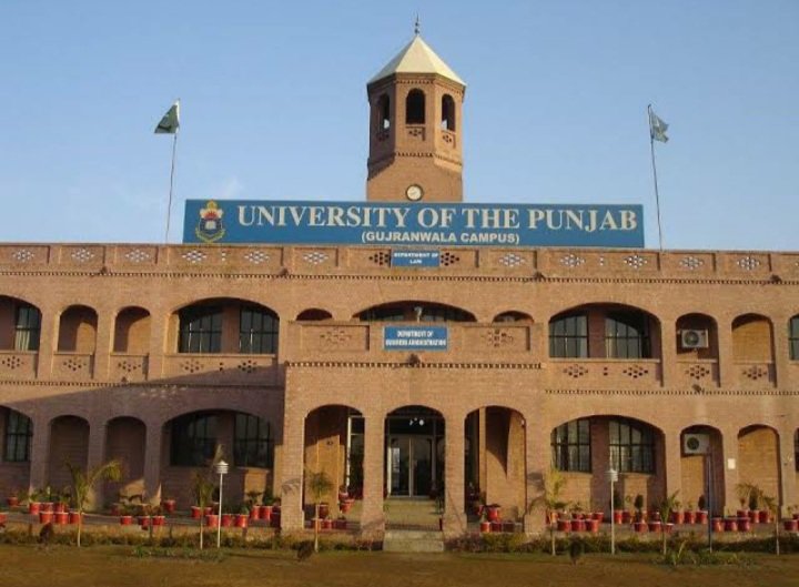 suno_zra's tweet photo. We condemn this decision of Punjab Govt of changing name of pugc to university of Gujranwala. As if they want to promote education in Gujranwala then they need to create new university in Gujranwala. 

#savepugc https://t.co/mIoA9Splrb