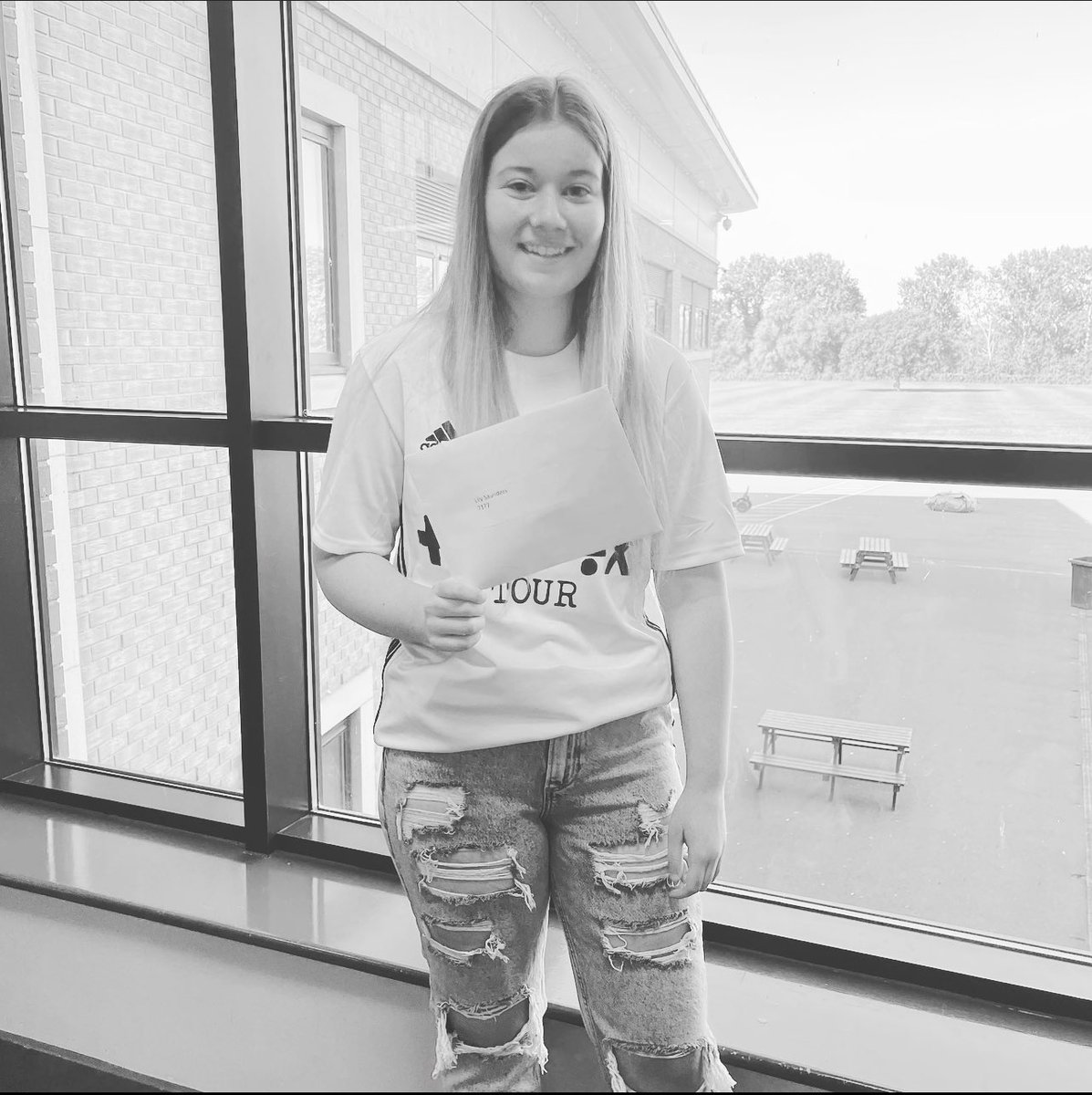hunimonster's tweet photo. In whatβs been the most challenging of times itβs important to remember that whatβs in the envelope doesnβt tell you where youβre going, just the route you take π
#GCSEResultsDay #SheSmashedIt https://t.co/ev3FRwzYSS