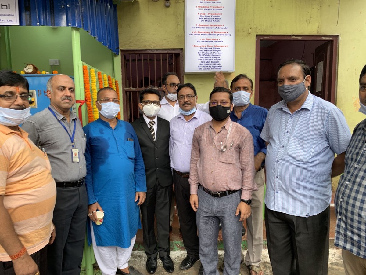 sidbiofficial's tweet photo. Shri Sudatta Mandal, DMD, #SIDBI today inaugurated a CSR project “Atmospheric Air to Water Generator plant” in an arsenic belt in Howrah, West Bengal inside an industrial estate. This facility will enable daily wage earners and industrial worker, access to arsenic free water. https://t.co/0mb33sgPYX