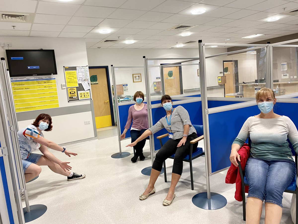 ManchesterREH's tweet photo. Yesterday we held a Staff Recognition afternoon with a selection of well-being activities for our staff to try out, as a way of saying ‘thank you’ for their extraordinary work over the last 18 months! Creative session with @Limearthealth yoga &amp; mindfulness #teamMREH @MFTnhs https://t.co/GApffFsReq