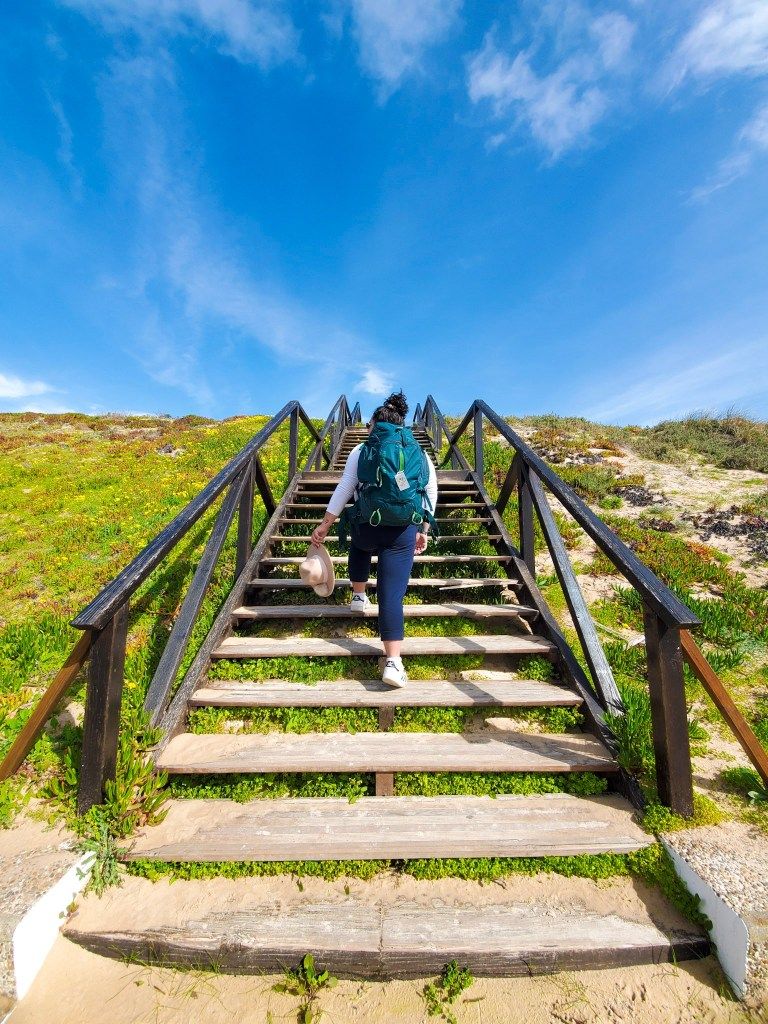 pstraveltoo's tweet photo. Backpacking expert @V_Vagabond shares all of her top tips for backpacking while plus size in the EPIC post! 🎒 #Backpacking #PlusSizeTravel

https://t.co/G7ZcYsIpfN https://t.co/XCWRel9dyq