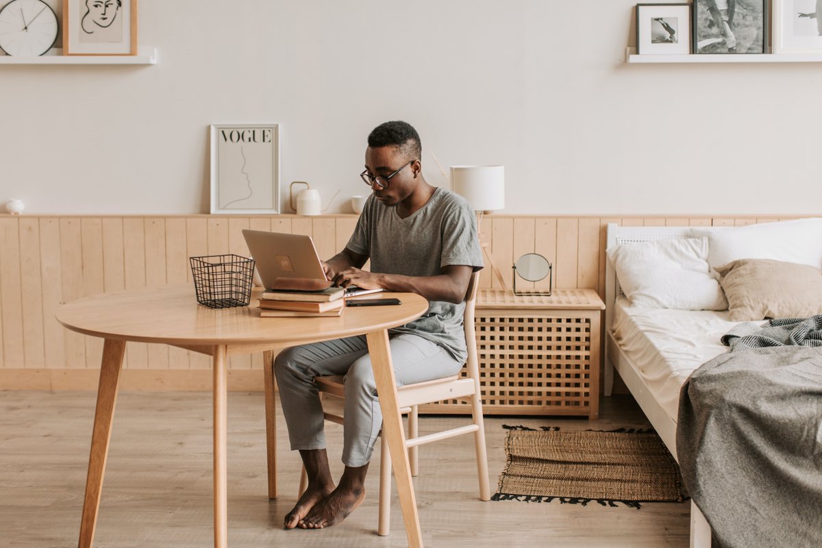 The workforce is moving back to the office, so we broke down how (and why) to support your hybrid team in this blog post: buff.ly/3fC4Aly

#hybridteam #adaptivework #remotework #remoteworkers #workfromhome #outofoffice #innovative #leadership #leaderseatlast