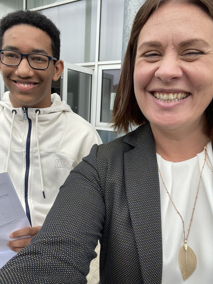sta_worthing's tweet photo. Having risen to every challenge theyβve been set, our students have shown resilience, grit and determination. We could not be prouder of these outstanding young people #nihilsinelabore #gcseresults https://t.co/xpqnKh9aem
