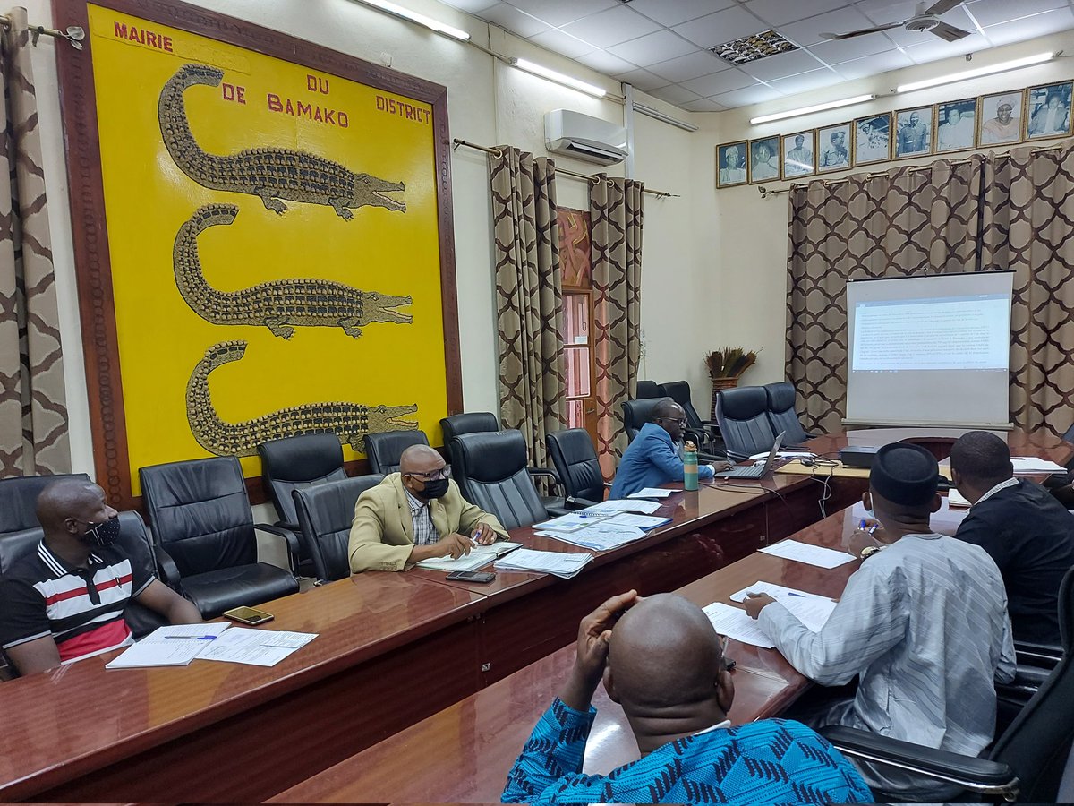 PAAEDC Bamako,  projet pilote "Bamako Bori" , réunion d'information des services techniques du District en vue du lancement de la journée sans voiture à Bamako !
<a href="/CoMOSSAfrica/">Covenant of Mayors in Sub-Saharan Africa</a> 
<a href="/mwadidie/">Mahamoudou WADIDIE</a> 
<a href="/MinistereJS/">Ministère de la Jeunesse et des Sports</a> 
<a href="/matd_mali/">Ministère de l'Administration Territoriale - MALI</a>