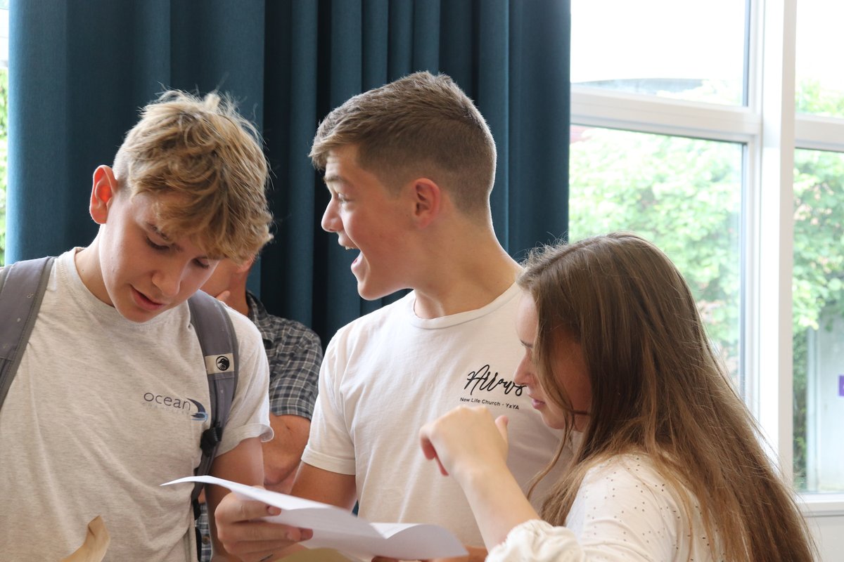 BourneCCollege's tweet photo. We are delighted with an excellent set of GCSE results. Many students achieved the top grades of 7-9 with almost a quarter of all grades in this higher category. We are so proud of our students' achievements. We wish them well for a very successful future.
 #gcseresultsday2021 https://t.co/kywutr0D6k