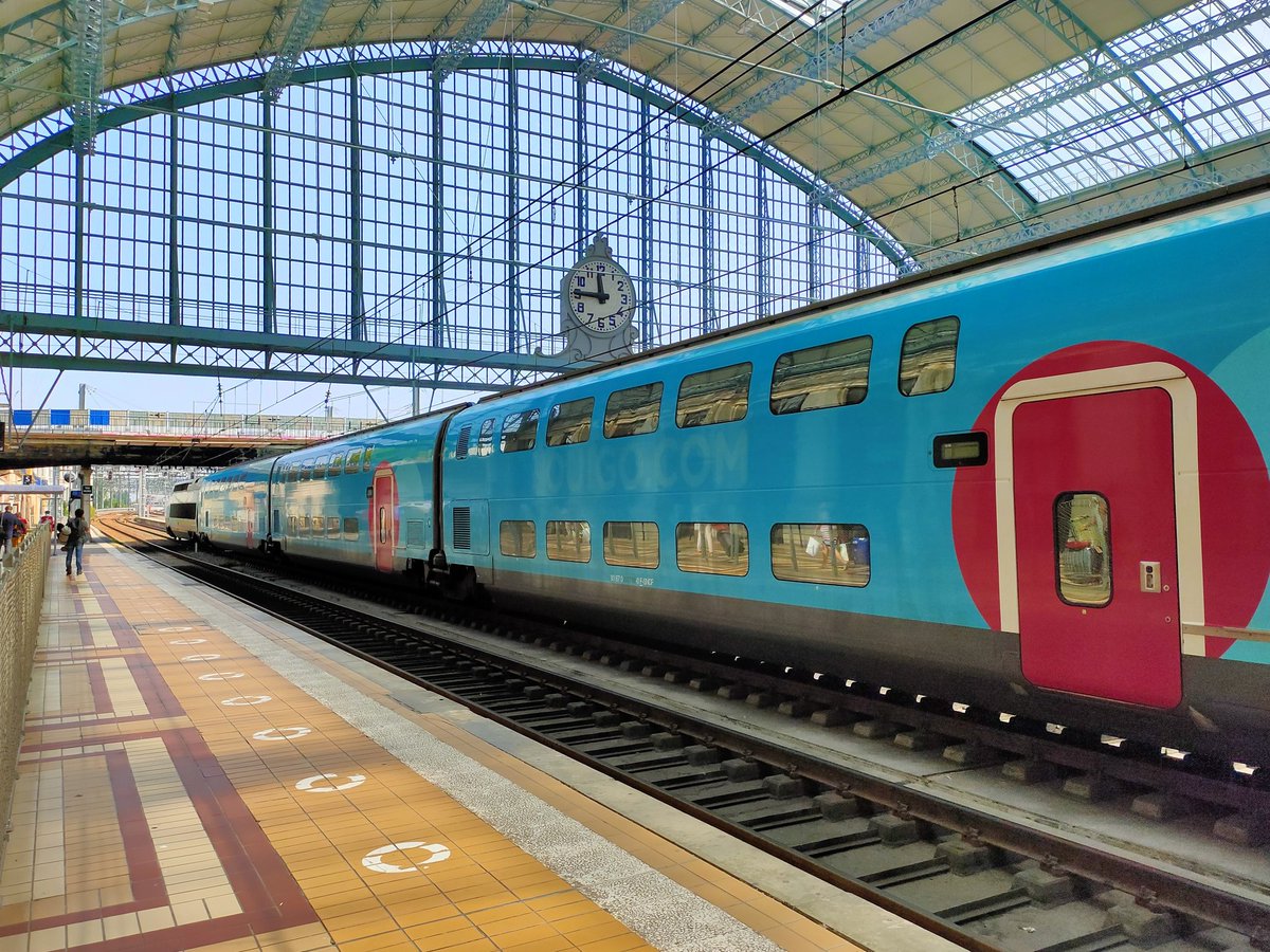 lejeunedutrain's tweet photo. De retour a Paris avec un #TGV et ensuite direction les Montagnes avec @TGV_Lyria, bon jeudi à tous !
#Bordeaux #GareStJean #Aquitaine https://t.co/vwEYrFxdYu