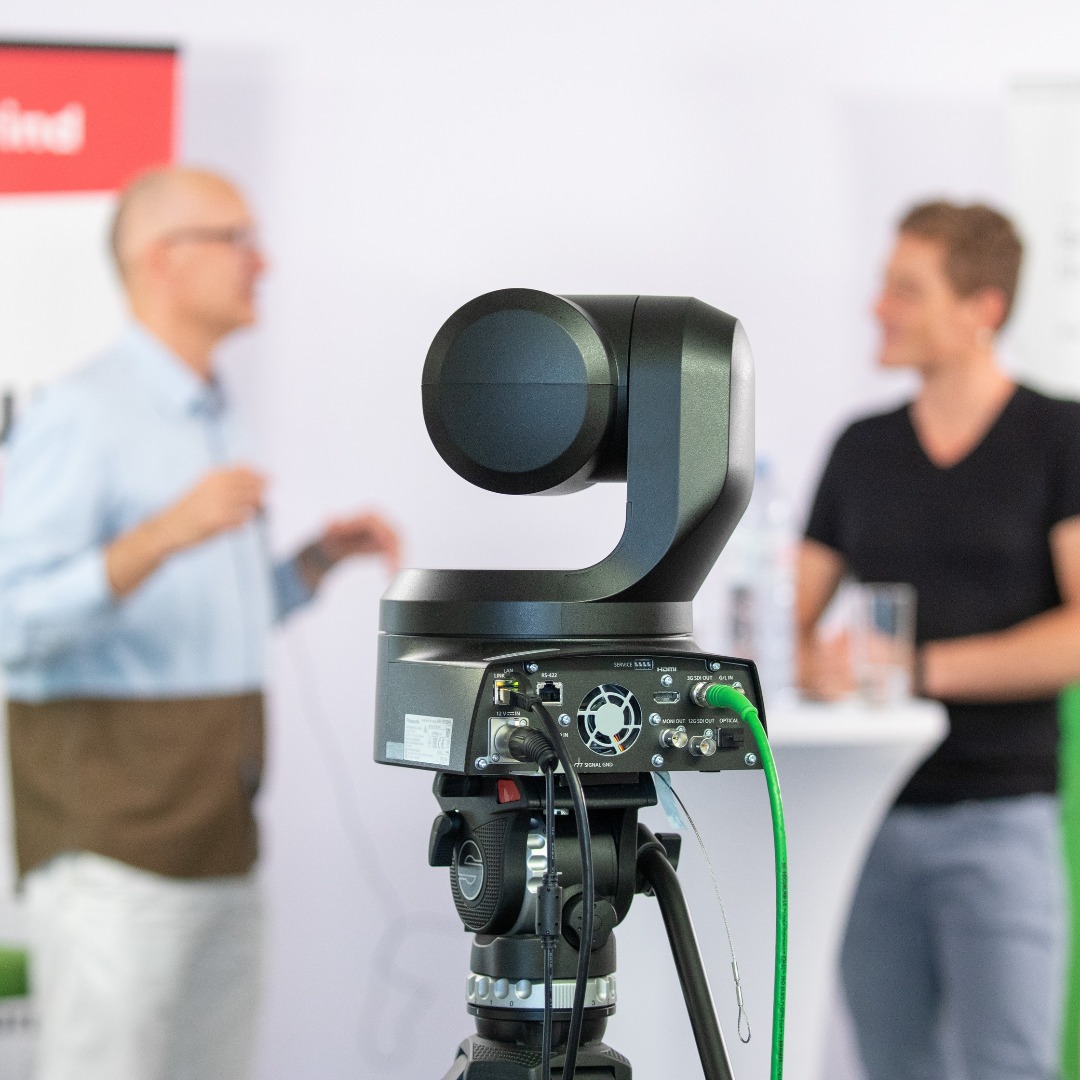 Seervision's tweet photo. Great #behindthescenes pictures, from the recent fireside chat held by @StartupGrindZUR at our studio in Zurich, making full use of our #cameraautomation software for their #videoproduction.
To see the Seervision Suite in action, click here:
https://t.co/W2wPqmHFlD https://t.co/iOI8Y3C98z