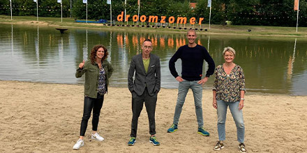 De afgelopen week nam oud-openwaterzwemmer <a href="/mvdweijden/">Maarten vd Weijden</a> de rol van parkdirecteur op zich. Met zijn inspiratiesessies en zwemclinics was er volop vertier 🏊 Ook de Spelen werden afgesloten met <a href="/Dolfjansen/">Dolf Jansen</a>, Ellen van Langen en Maarten himself. Zien we jou binnenkort op <a href="/DPdeZanding/">DroomPark De Zanding</a>?