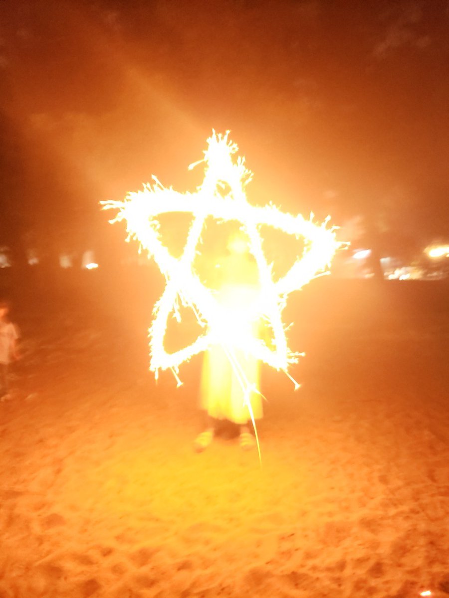 andomary's tweet photo. @dod_camp なかなか出掛けづらい夏休み。子供たちと花火の思い出が作れたこと！ #カマージャンボ https://t.co/KqTDBaSIuV