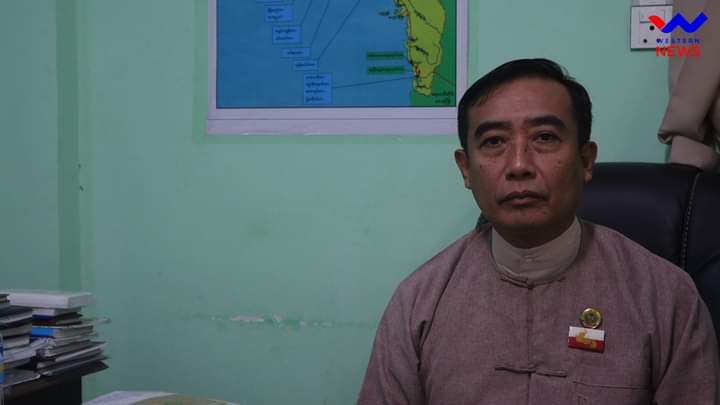 mmoe_myint's tweet photo. An ousted Rakhine State minister Kyaw Lwin was arrested at his Ramree home and taken to the state's capital Sittwe in the north for further investigation today. Western News reported that the military junta accused him of viloating anti-corruption law.

#WhatsHappeningInMyanmar https://t.co/gI0ZJIRkV1