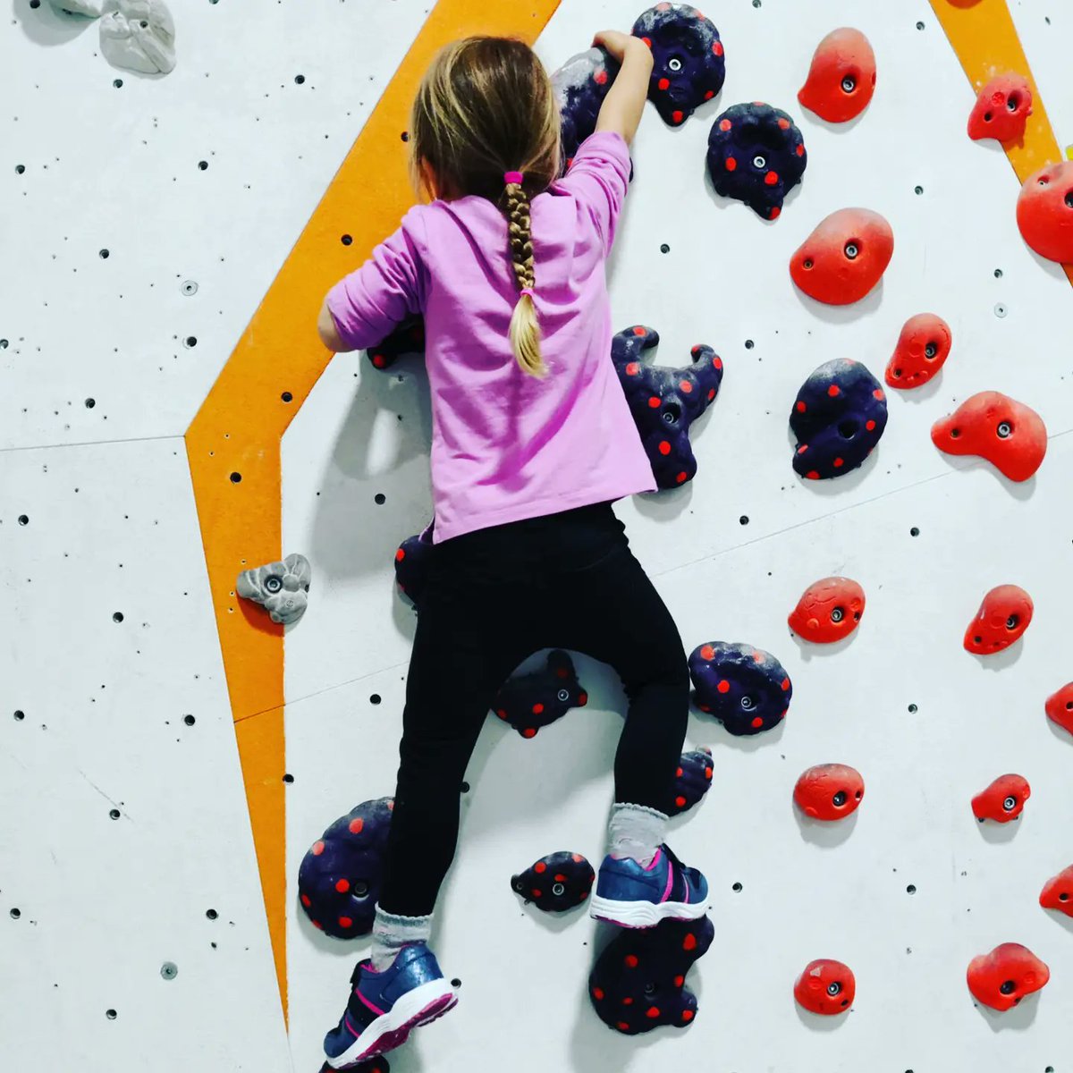 Parenting goals 👌 #climbingwall