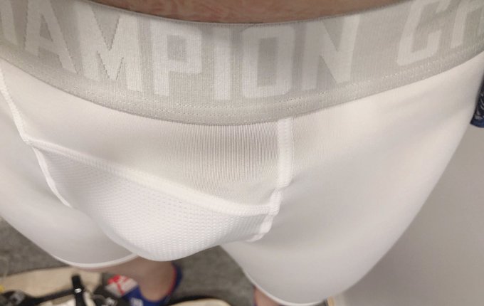 チャンピオンのスパッツかわいくてビンビン https://t.co/y5DL6tUro7